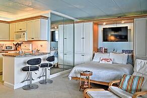 Colorful Virginia Beach Studio - Steps to Beach!