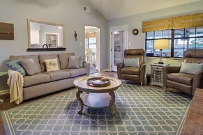 Sunny Savannah Home w/ Hot Tub ~ 10 Mi to Downtown