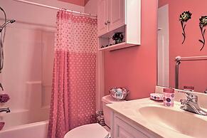 Stunning Duluth Family House w/ Fireplace & Patio!