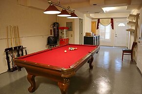 Stunning Duluth Family House w/ Fireplace & Patio!