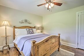 Idyllic Getaway w/ Deck ~ 4 Mi to Dtwn Athens