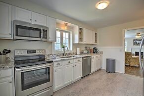 Idyllic Getaway w/ Deck ~ 4 Mi to Dtwn Athens