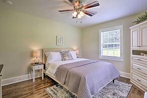 Idyllic Getaway w/ Deck ~ 4 Mi to Dtwn Athens