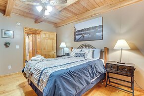 Spacious Home in Helen w/ Porch & Balcony!
