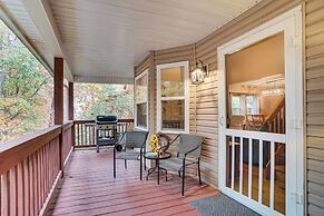 Spacious Home in Helen w/ Porch & Balcony!
