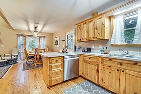 Spacious Home in Helen w/ Porch & Balcony!