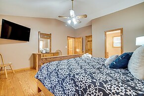 Spacious Home in Helen w/ Porch & Balcony!