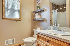 Spacious Home in Helen w/ Porch & Balcony!