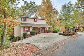 Spacious Home in Helen w/ Porch & Balcony!