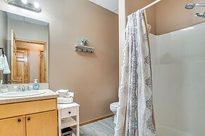 Spacious Home in Helen w/ Porch & Balcony!