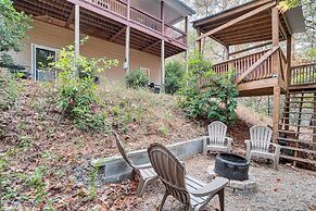 Spacious Home in Helen w/ Porch & Balcony!