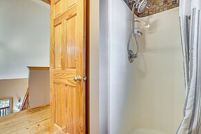 Spacious Home in Helen w/ Porch & Balcony!