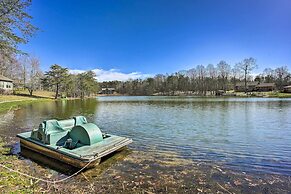 10 Mi to Drive-in: Lakefront Trenton Cabin!