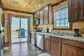 10 Mi to Drive-in: Lakefront Trenton Cabin!