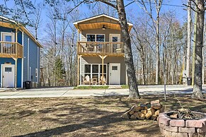 10 Mi to Drive-in: Lakefront Trenton Cabin!