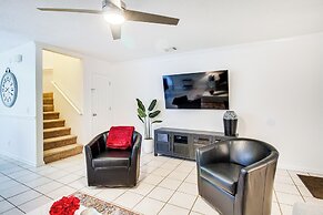 Charming Savannah Vacation Rental w/ Game Room!