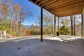 Stunning Rabun Gap Home w/ Deck & Mountain Views!