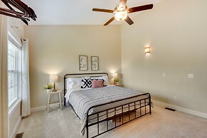 Stunning Rabun Gap Home w/ Deck & Mountain Views!