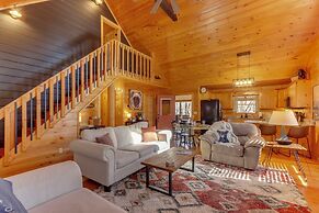 Blue Ridge Cabin: Hot Tub, Fire Pit & Grill!