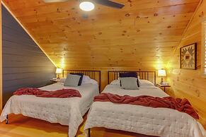 Blue Ridge Cabin: Hot Tub, Fire Pit & Grill!