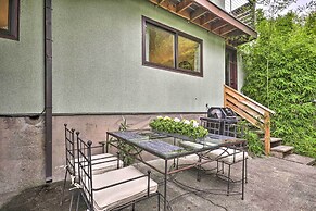 3 Mi to Downtown Portland: Lush Flat w/ Fire Pit