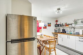 3 Mi to Downtown Portland: Lush Flat w/ Fire Pit