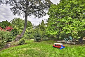 3 Mi to Downtown Portland: Lush Flat w/ Fire Pit