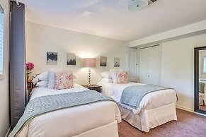 3 Mi to Downtown Portland: Lush Flat w/ Fire Pit