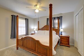 'the Ranger House' Columbus Home: Fenced Backyard