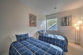 Sunny Seattle Home w/ Deck ~ 6 Mi to Downtown