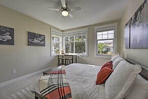 Sunny Seattle Home w/ Deck ~ 6 Mi to Downtown