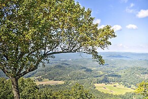 Scenic Sanctuary in Lookout Mountain w/ Views!