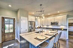 Scenic Sanctuary in Lookout Mountain w/ Views!