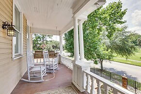Central Albany Home With Covered Porch & Patio!