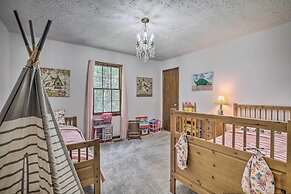 Quiet Home w/ Fire Pit - 1 Mi to Downtown Acworth!