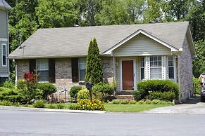 Lively East Nashville Pad: Walk to Bars & Eateries