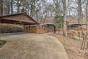 Cozy Conyers Cabin w/ Fireplace & Pool Table!