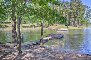 Quaint Tignall Cabin w/ Deck & Private Dock!