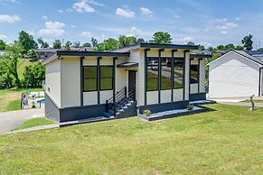 Nashville Home w/ Seasonal Pool < 5 Mi to Dtwn!