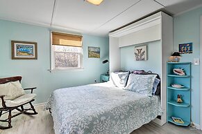 Classic Chesapeake Beachside Cottage w/ Porch!