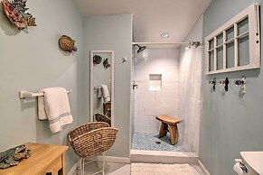 Classic Chesapeake Beachside Cottage w/ Porch!