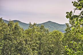 Expansive Sky Valley Lodge w/ Mountain Views!