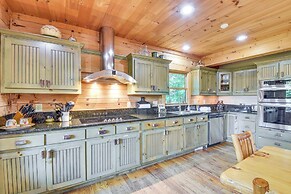 Expansive Sky Valley Lodge w/ Mountain Views!