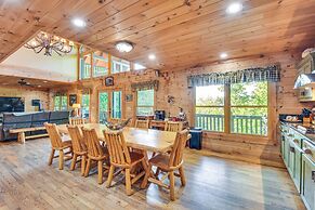 Expansive Sky Valley Lodge w/ Mountain Views!