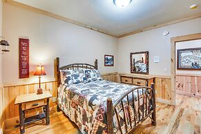 Expansive Sky Valley Lodge w/ Mountain Views!