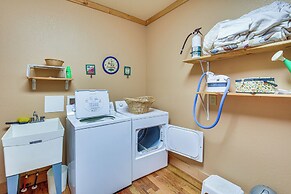 Expansive Sky Valley Lodge w/ Mountain Views!