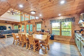 Expansive Sky Valley Lodge w/ Mountain Views!