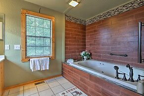 Cleveland Cabin w/ Pool, Hot Tub & Mountain Views!