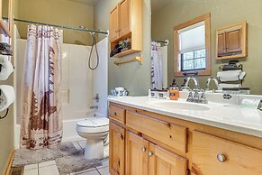 Pool, Hot Tub & Mountain Views: Cleveland Cabin