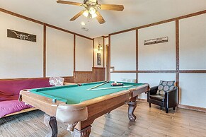 Pool, Hot Tub & Mountain Views: Cleveland Cabin